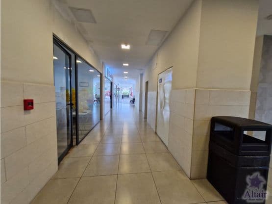Se Alquila Local Comercial en Edificio Xcala